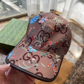 Новая бейсболка Gucci, с крупным двойным логотипом G, изготовлена