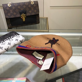 GUCCI Оригинальные шляпы на официальном сайте Новинки символом лю