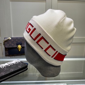 В комплекте с пылезащитным чехлом GUCCI Оригинальная шапка с лент