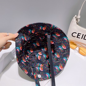 【GUCCI】 Официальный сайт доступен на севере страны. Новая корейск