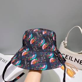 【GUCCI】 Официальный сайт доступен на севере страны. Новая корейск