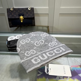 Официальный сайт GUCCI. Вязаная шапка из кашемира. Новинка на офи