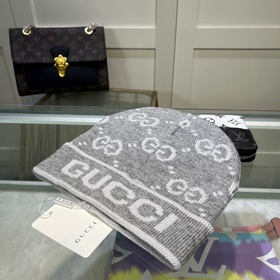 Официальный сайт GUCCI. Вязаная шапка из кашемира. Новинка на офи