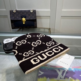 Официальный сайт GUCCI. Вязаная шапка из кашемира. Новинка на офи