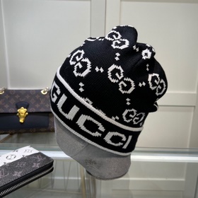 Официальный сайт GUCCI. Вязаная шапка из кашемира. Новинка на офи