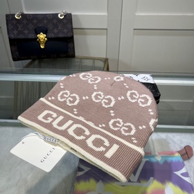 Официальный сайт GUCCI. Вязаная шапка из кашемира. Новинка на офи