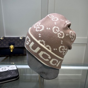 Официальный сайт GUCCI. Вязаная шапка из кашемира. Новинка на офи