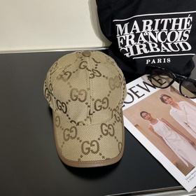 Новая оригинальная бейсболка Gucci. Изысканный и стильный дизайн,