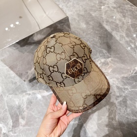 Новая лаконичная бейсболка GUCCI с вышивкой, очень модная! Спорти