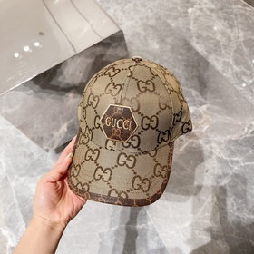 Новая лаконичная бейсболка GUCCI с вышивкой, очень модная! Спорти