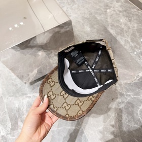 Новая лаконичная бейсболка GUCCI с вышивкой, очень модная! Спорти
