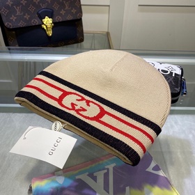 GUCCI Оригинальная шапка с украшением виде ленты, новая модель на