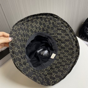 GUCCI Гуччи рыбацкая шапка. Новинка на официальном сайте Gucci. Р