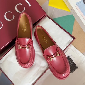 Версия высшего качества： женская модель  Gucci Новейшие туфли с
