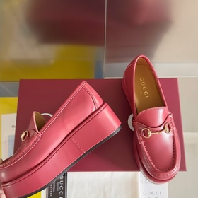 Версия высшего качества： женская модель  Gucci Новейшие туфли с 