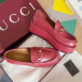 Версия высшего качества： женская модель  Gucci Новейшие туфли с 