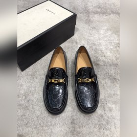 Новая модель Gucci, одновременная продажа в фирменных магазинах,