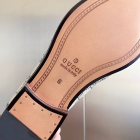 Топовая версия： мужская модель ( Gucci G-Classics Лоферы с пряжко