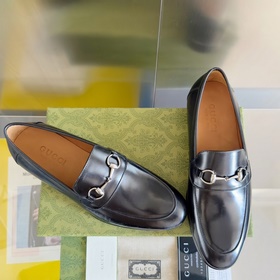 Топовая версия： мужская модель ( Gucci G-Classics Лоферы с пряжко