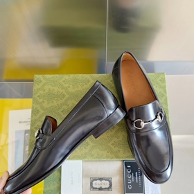 Топовая версия： мужская модель ( Gucci G-Classics Лоферы с пряжко