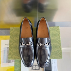 Топовая версия： мужская модель ( Gucci G-Classics Лоферы с пряжко