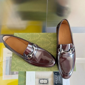 Топовая версия： мужская модель ( Gucci G-Classics Лоферы с пряжко