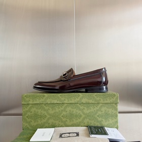 Топовая версия： мужская модель ( Gucci G-Classics Лоферы с пряжко