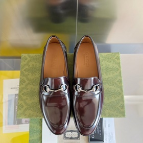 Топовая версия： мужская модель ( Gucci G-Classics Лоферы с пряжко