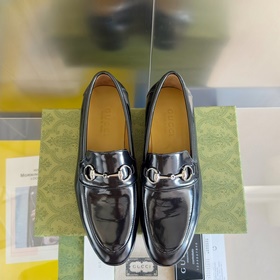 Топовая версия： мужская модель ( Gucci G-Classics Лоферы с пряжко