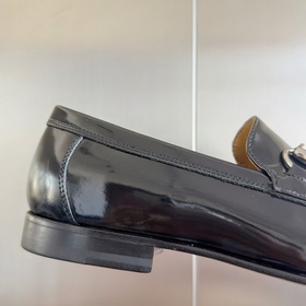 Топовая версия： мужская модель ( Gucci G-Classics Лоферы с пряжко