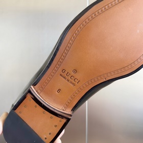Топовая версия： мужская модель ( Gucci G-Classics Лоферы с пряжко