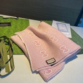 Gucci, оригинальная модель, рекомендуется к покупке, новый трикот