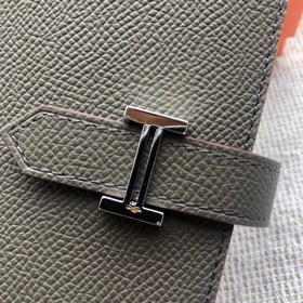 Bearn Hermes короткий кошелек Epsom в наличии  Цвет： серый Разме
