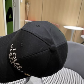Бейсболка Louis Vuitton Новая модель LV, изготовлена с высоким ка