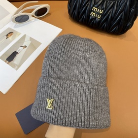 Официальный сайт Lv Очень универсальный, подходит для мужчин и же