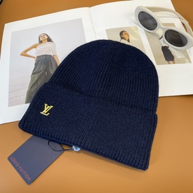 Официальный сайт Lv Очень универсальный, подходит для мужчин и же