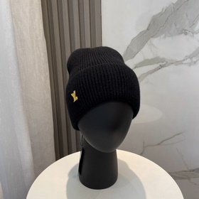 Официальный сайт Lv Очень универсальный, подходит для мужчин и же