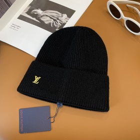 Официальный сайт Lv Очень универсальный, подходит для мужчин и же