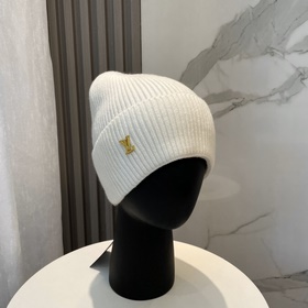 Официальный сайт Lv вязаные шапки Очень универсальные, подходят д