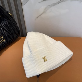 Официальный сайт Lv вязаные шапки Очень универсальные, подходят д