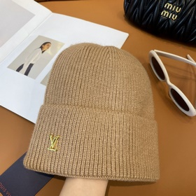 Официальный сайт Lv Очень универсальный, подходит для мужчин и же
