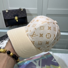 Бейсболка Louis Vuitton Новая бейсболка LV, тщательно изготовленн