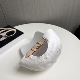 LouiVuittonLV 2025 Новая модель в магазине Louis Vuitton. Новая б
