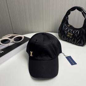 LouiVuittonLV 2025 Новая модель в магазине Louis Vuitton. Новая б