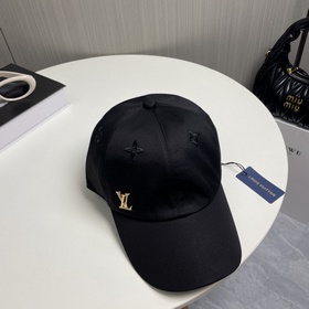 LouiVuittonLV 2025 Новая модель в магазине Louis Vuitton. Новая б