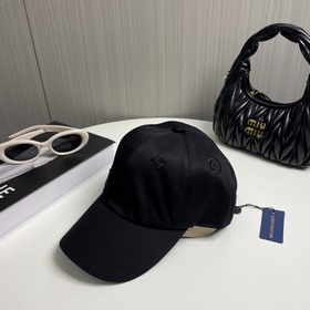LouiVuittonLV 2025 Новая модель в магазине Louis Vuitton. Новая б