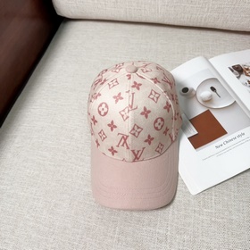 LV Louis Vuitton бейсболка. Легкая и дышащая. Идеальная форма, то