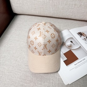 LV Louis Vuitton бейсболка. Легкая и дышащая. Идеальная форма, то