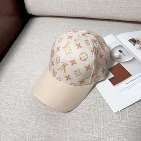 LV Louis Vuitton бейсболка. Легкая и дышащая. Идеальная форма, то