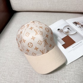 LV Louis Vuitton бейсболка. Легкая и дышащая. Идеальная форма, то